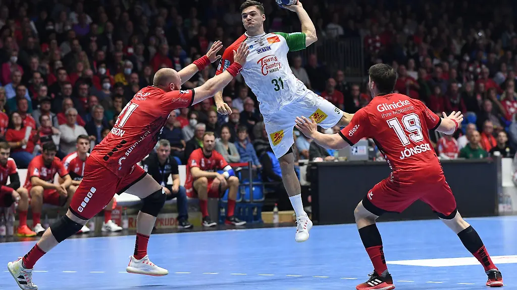 Magdeburgs-Kay-Smits-M-am-Ball-Der-SC-Magdeburg-hat-in-der-Bundesliga-in-die-Erfolgsspur-zurueckgefunden