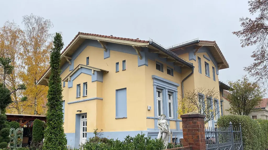 Die-Villa-der-Familie-Remmo-in-Alt-Buckow