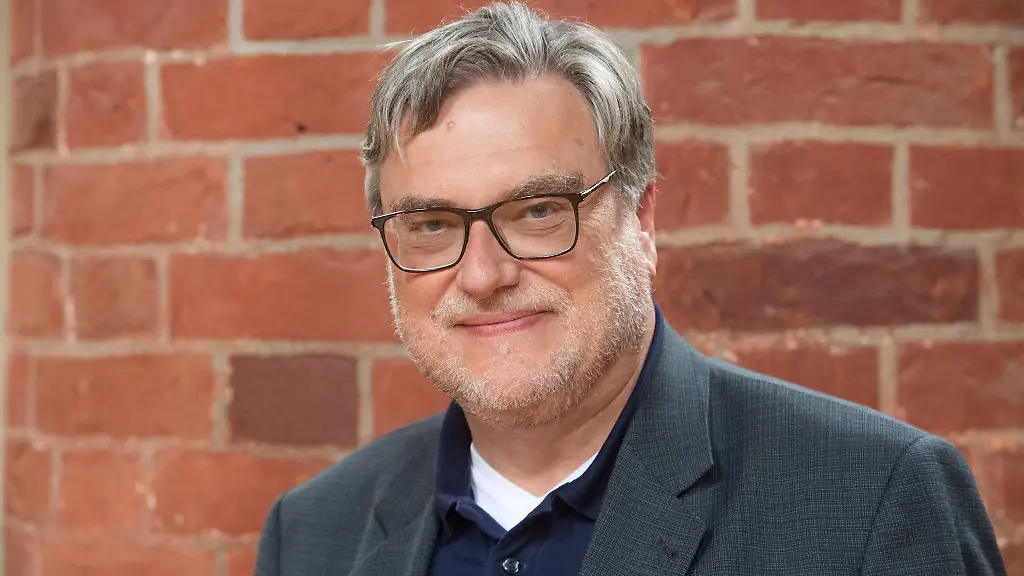 Joachim-Liebig-Kirchenpraesident-der-Evangelischen-Landeskirche-Anhalts-laechelt