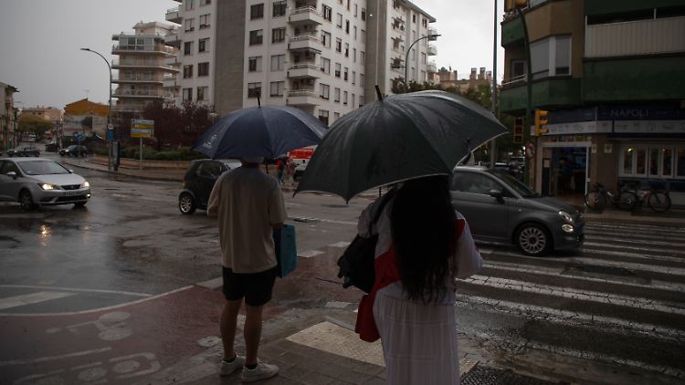 Während der Unwetteralarm auf Ibiza inzwischen aufgehoben wurde, galt die dritthöchste Warnstufe Gelb auf Mallorca und Menorca bis zum Abend.