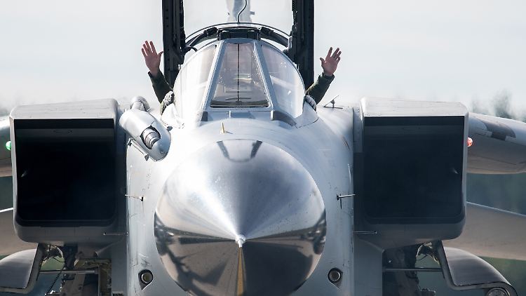 Die Bundeswehr stellt drei Tornados für die Übung. 