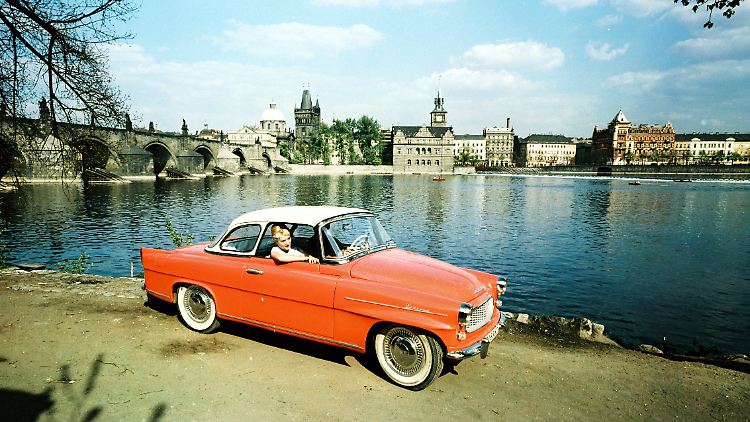 Sogar in Westeuropa begehrt: Das elegante, 1959 lancierte Sportcabrio Skoda Felicia gab es auch mit einem Hardtop.