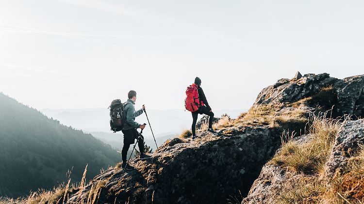 Mit der richtigen Kleidung gehts im Herbst auf den Berg.