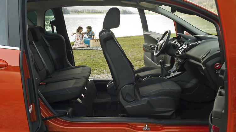 Der Clou: Die B-Säulen stecken beim Ford B-Max in den Türen und stören damit nicht beim Einstieg in den Innenraum.