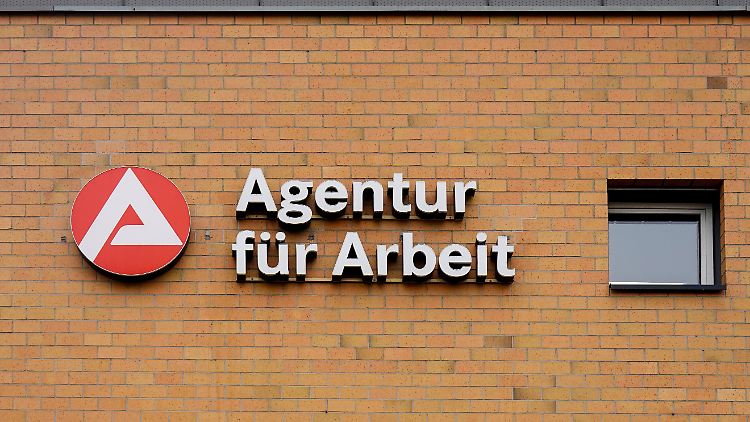 In 1000 Fällen sei es den Männern gelungen, sich in die Konten einzuloggen.