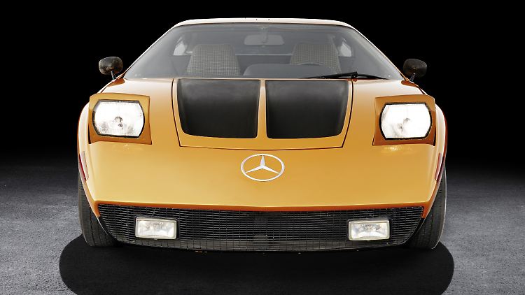 Der Mercedes-Benz C111, ein Experimentalfahrzeug aus dem Jahr 1975, setzte für eine bessere Aerodynamik auf ikonische Klappschweinwerfer.