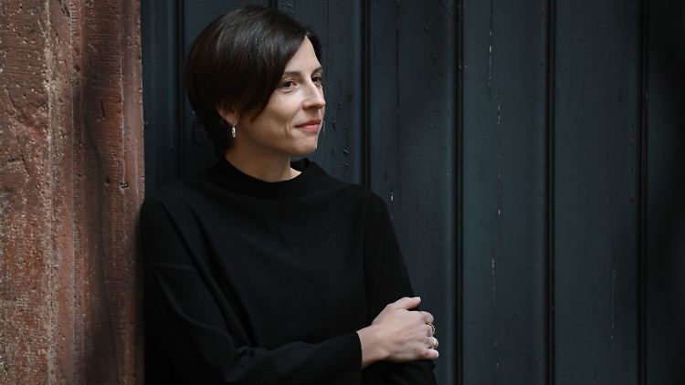 Dorothee Elmiger ist in der Schweiz geboren und lebt mittlerweile in den USA.