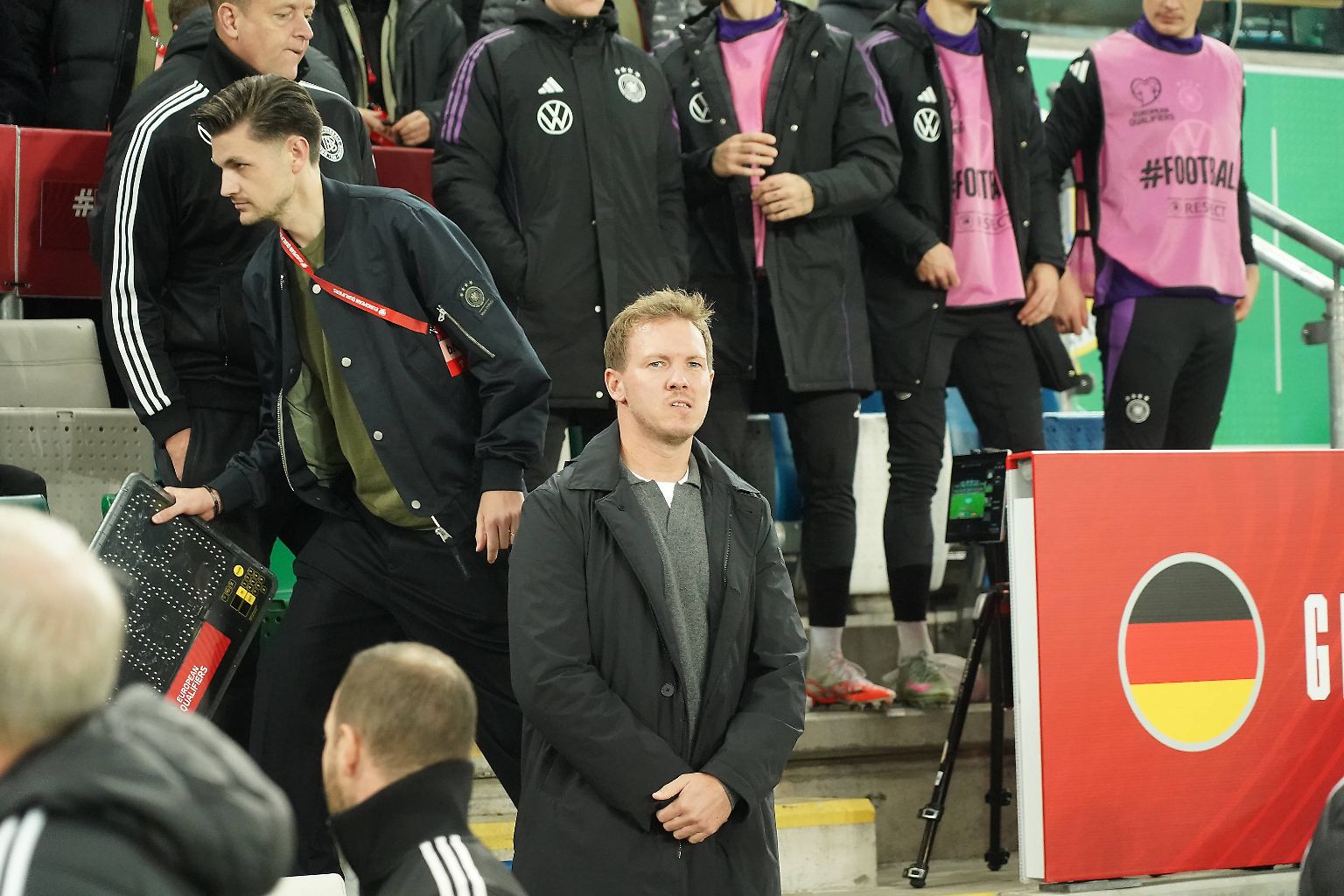 Bundestrainer Julian Nagelsmann und die deutsche Fußball-Nationalmannschaft bleiben auf WM-Kurs: Auswärts in Nordirland gelingt ein knapper 1:0 (1:0)-Sieg.
