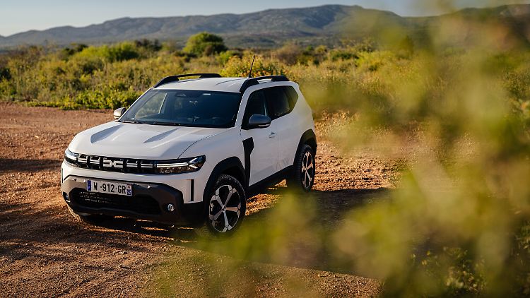 Dank neu entwickelten Allrads muss der kompakte Dacia Duster auch vor Geröllstrecken nicht mehr zurückschrecken.
