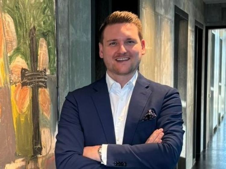 Nach Stationen bei der BW-Bank und bei Oddo BHF ist Michael Benz Anfang 2025 zur Qcoon-Gruppe gewechselt. Dort ist er im Single Family Office tätig und übernimmt Aufgaben in der Multi-Family-Office-Einheit.