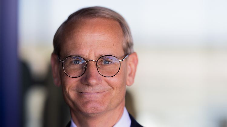 Lars von Lackum ist seit 2019 Vorstandvorsitzender der LEG Immobilien SE. Der Duisburger Konzern besitzt 170.000 Wohnungen und ist damit Deutschlands zweitgrößtes Wohnungsunternehmen.