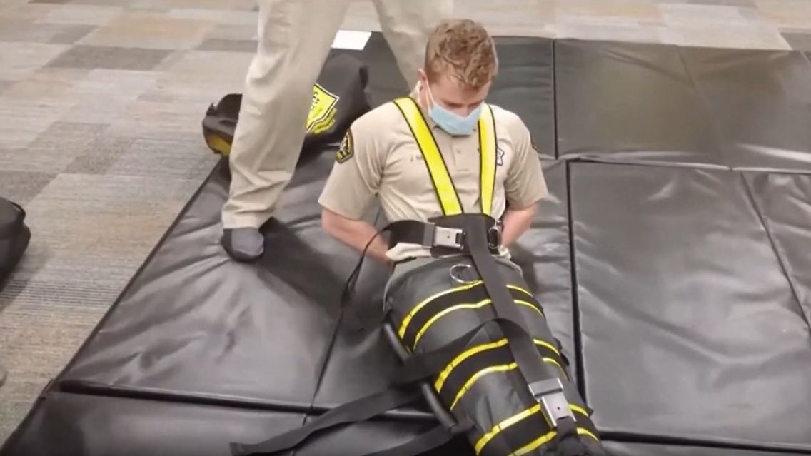 ice_fesseltasche.jpg