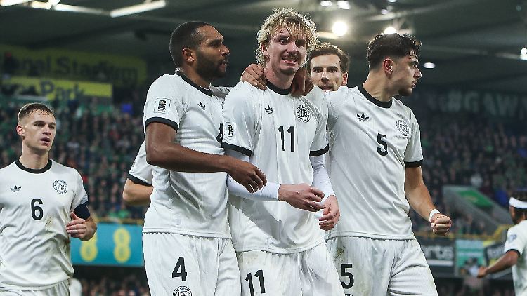 Deutschland bejubelt den 1:0-Siegtreffer von Nick Woltemade in Nordirland.