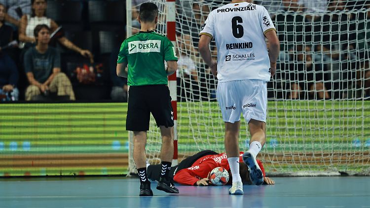 Torwart-Titan Andreas Wolff musste früh von der Platte.