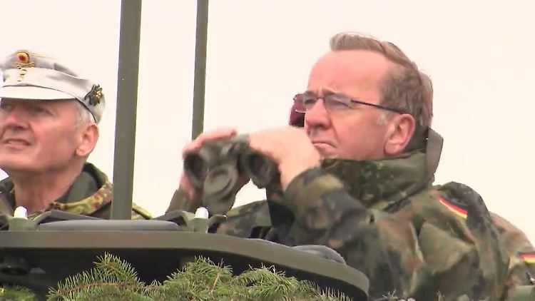 Angeblich weiß Verteidigungsminister Pistorius erst seit Ende September von dem Digital-Debakel der Bundeswehr.