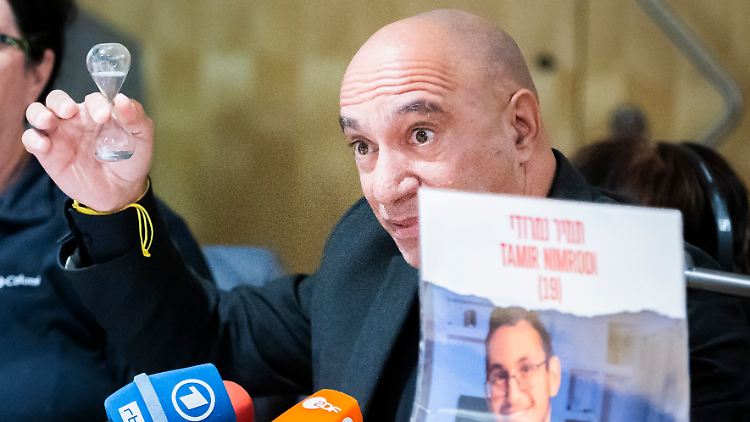 Tamirs Vater, Alon, hatte wiederholt Druck auf die deutsche Politik gemacht, sich für die Freilassung seines Sohnes einzusetzen.