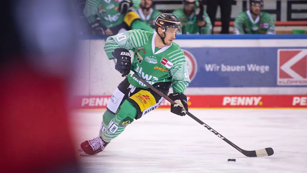 Verteidiger-Tim-Schuele-in-Aktion