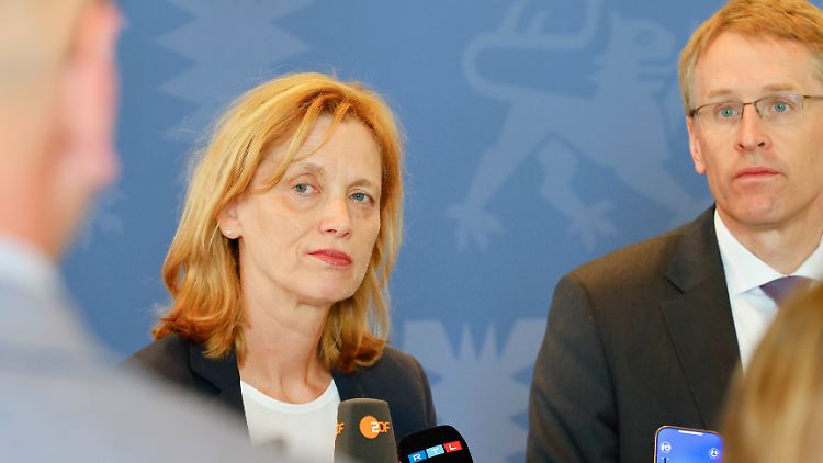 Karin Prien hat jüdische Wurzeln. Sie sagte im Podcast "Meine schwerste Entscheidung", bei einer AfD-Regierung würde sie auswandern.