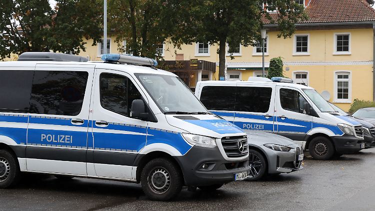 Die Polizei sucht nach wie vor nach Hinweisen auf Tat und Tatverdächtige. 