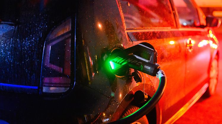 Wieder auf Grün schalten: Die SPD will eine Rückkehr der E-Auto-Prämie für kleine und mittlere Einkommen.