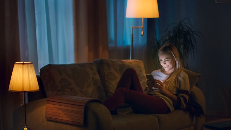 Diese Alternativen zu Philips Hue lassen sich genauso bequem per App steuern.
