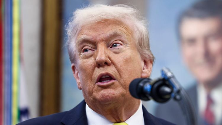 Möchte seinen Gegnern offenbar die Finanzierung erschweren: US-Präsident Donald Trump.