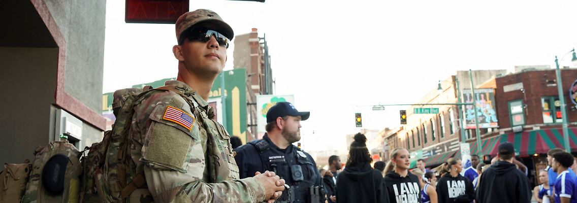 2025-10-17T014416Z_908606297_RC29DHARRXYM_RTRMADP_3_USA-TRUMP-MEMPHIS.JPG