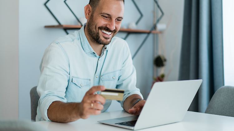 Bei der BforBank lässt sich ein Girokonto ohne Schufa-Prüfung unkompliziert online eröffnen.