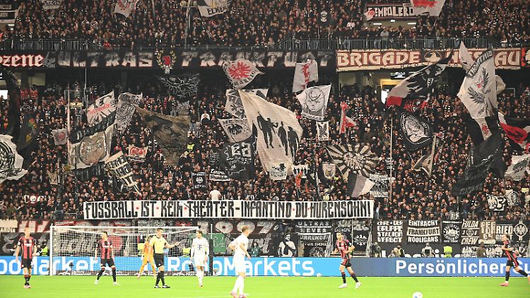 In Neapel dürfen die Eintracht-Anhänger nicht im Stadion dabei sein.