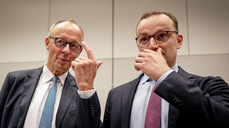 Unionsfraktionschef Spahn (rechts) verteidigt Bundeskanzler Merz: "Irreguläre Migration hat etwas verändert."