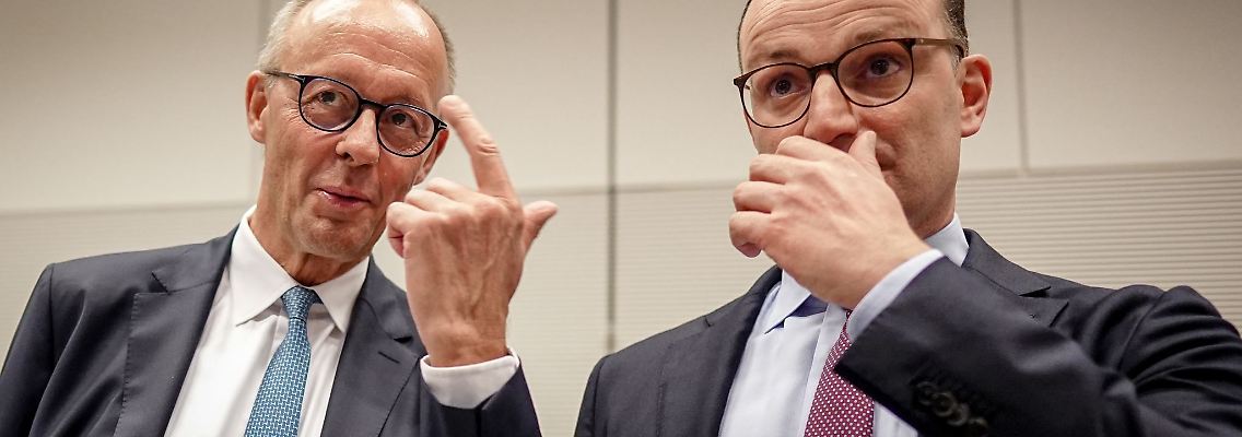 Unionsfraktionschef Jens Spahn verteidigt Bundeskanzler Friedrich Merz beim Thema Migration im Stadtbild. (Archivfoto)