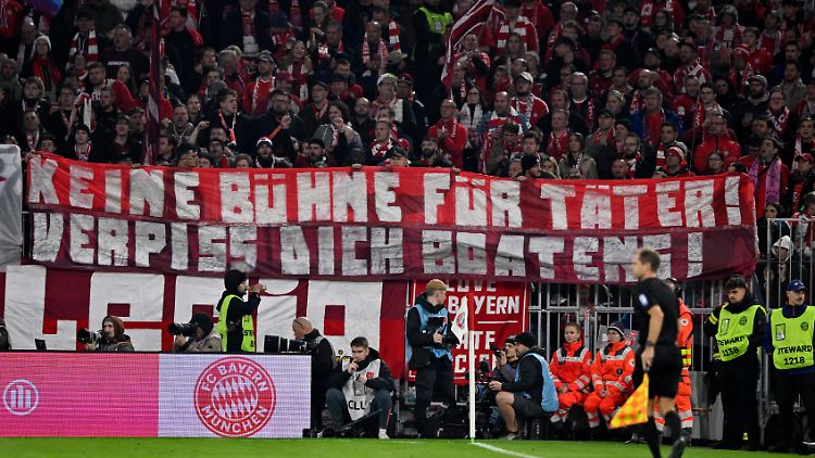Die Fans des FC Bayern wollen nicht, dass Jerome Boateng noch einmal ihren Lieblingsklub repräsentiert.