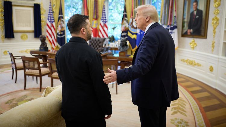 Das dritte Treffen Selenskyjs mit Trump erinnert den Berichten der Insider zufolge an eine ähnlich konfliktreiche Begegnung im Weißen Haus im Februar.