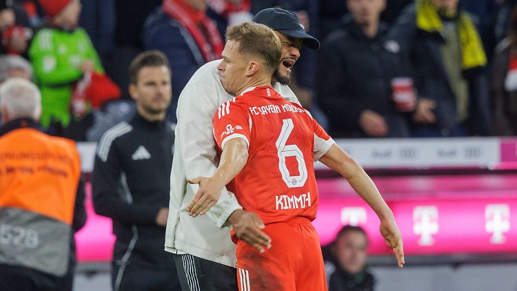 Kompany und seine Spieler: ein Team.