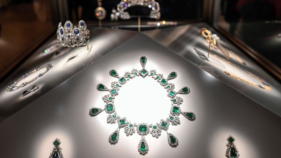 Die Halskette der Kaiserin Marie-Louise besteht aus 32 Smaragden und 1138 Diamanten.