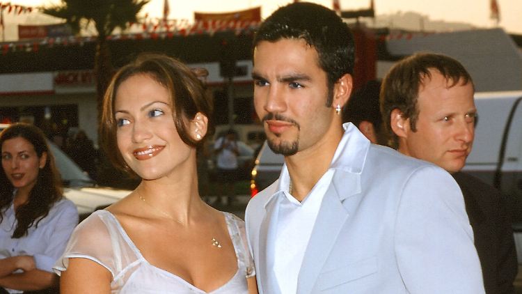 Jennifer Lopez und Ojani Noa zeigten sich bei einer Filmpremiere 1997 sehr verliebt.