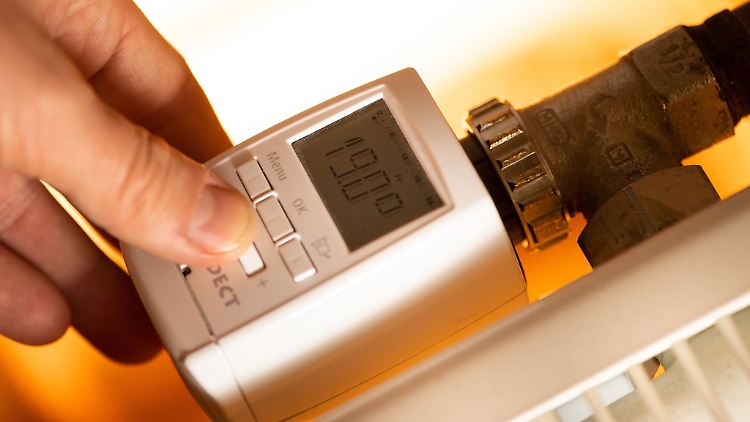 In der Nacht zum 26. Oktober werden die Uhren zurückgestellt: Smarte Thermostate passen sich automatisch an die Zeitumstellung an.