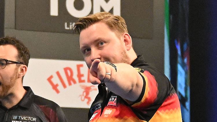 Martin Schindler blickt mitten rein in seinen persönlichen Abgrund.