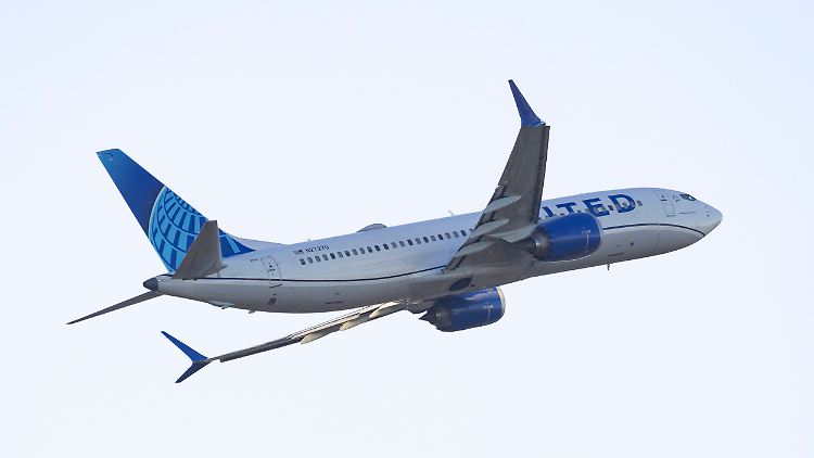 Noch ist unklar, womit die 737 Max 8 von United Airlines in etwa elf Kilometern Höhe kollidiert ist (Archivbild).