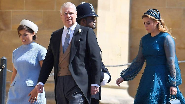 Lassen sich derzeit lieber nicht in der Öffentlichkeit blicken: Die Prinzessinnen Eugenie (l.) und Beatrice.