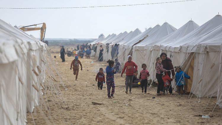 Die ägyptischen und israelischen Behörden sind für die Ausreisegenehmigungen der betroffenen Kinder zuständig. 