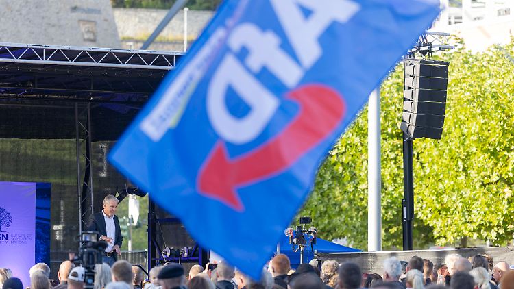 Der Thüringer AfD-Chef Björn Höcke spricht am Tag der deutschen Einheit.