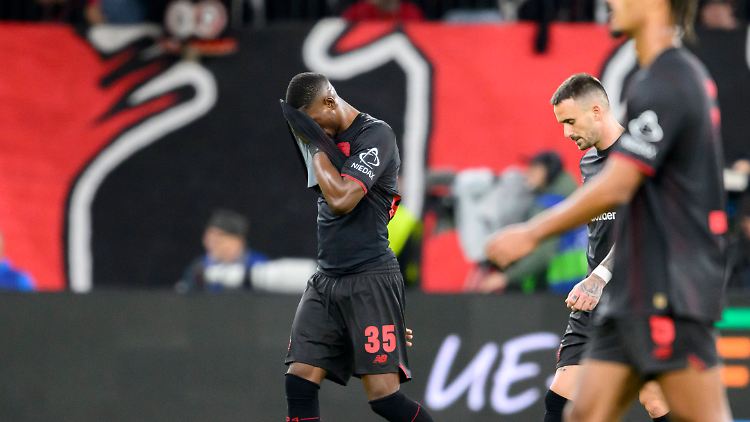 Chancenlos vom Platz gefegt: Bayer Leverkusen.