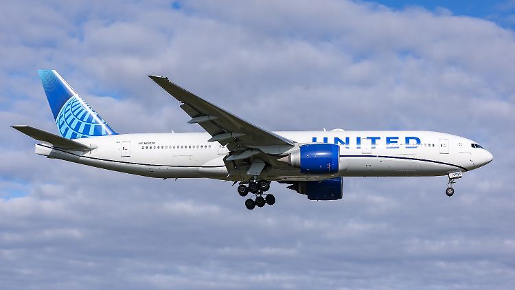 Der Flug war auf dem Weg von Denver nach Los Angeles, musste jedoch in Salt Lake City notlanden.