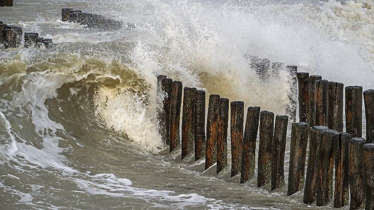Am Freitag kann es an der deutschen Nordseeküste stürmisch werden. 