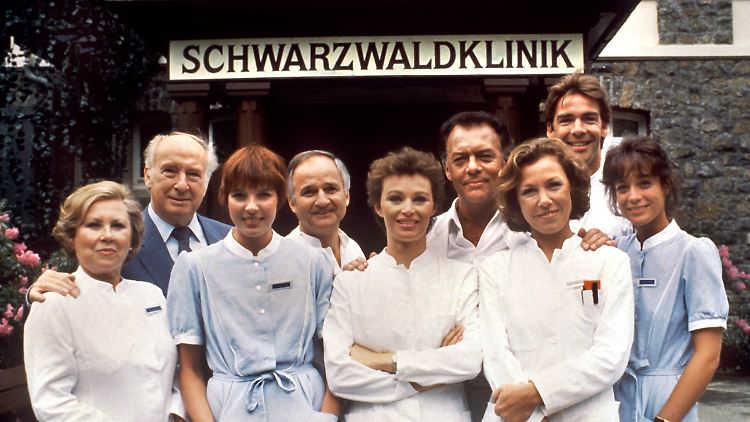 Das Team der ZDF-Serie "Die Schwarzwaldklinik":  Eva-Maria Bauer, Alf Marholm, Gaby Fischer, Franz Rudnik, Ilona Grübel, Klausjürgen Wussow, Gaby Dohm, Sascha Hehn und Barbara Wussow. (v.l.n.r.)