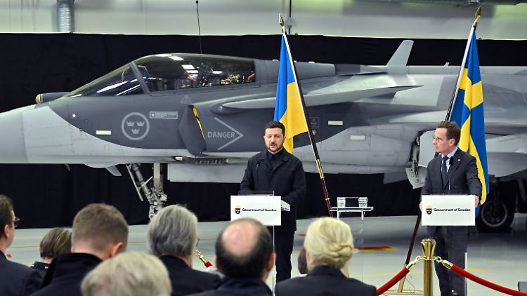 Schwedens Premierminister Ulf Kristersson nannte den Gripen beim Besuch von Wolodymyr Selenskyj den Stolz des Landes.