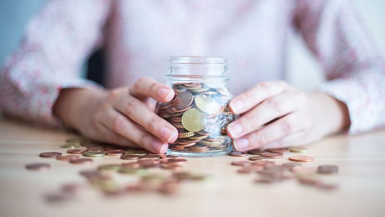 Das Sammeln von Münzen in der Spardose ist uneingeschränkt erlaubt: Selbst größere Mengen dürfen privat aufbewahrt werden.