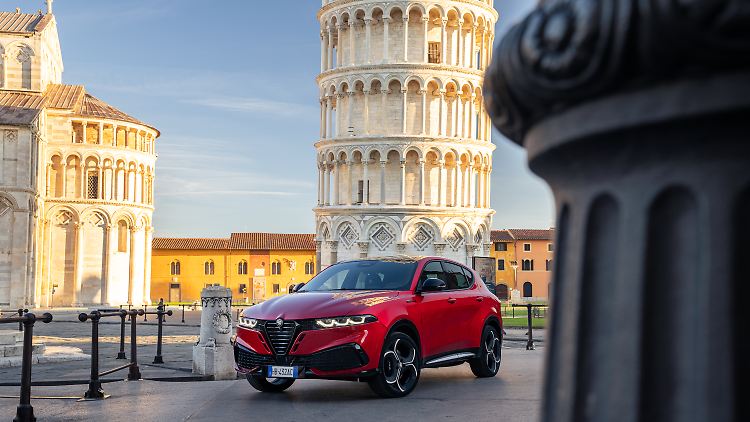 Nach der Überarbeitung ist der Alfa Romeo Tonale fast der alte. Die Retuschen fielen gering aus, mehr Feinschliff war allerdings auch kaum nötig.