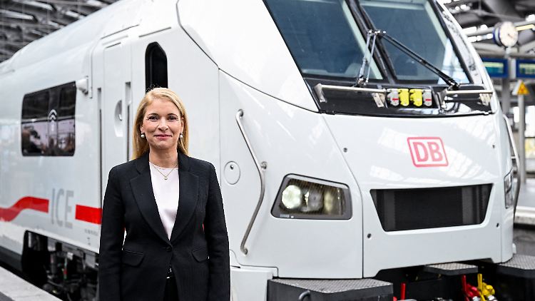 Palla krempelt bereits den Vorstand der Bahn kräftig um.